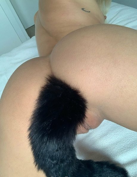 Foto di nudo di fuga di OnlyFans di Poliamorosaa