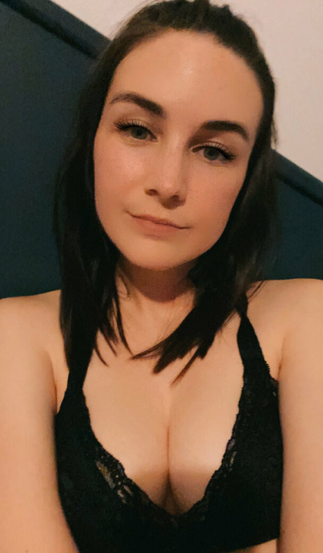 Foto di nudo di fuga di OnlyFans di Embertay