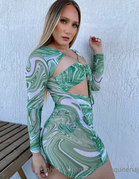 Femdomqueenaj