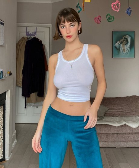 Foto di nudo di fuga di OnlyFans di Amelie Manzoli