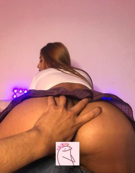 Foto di nudo di fuga di OnlyFans di Fckvirgenn