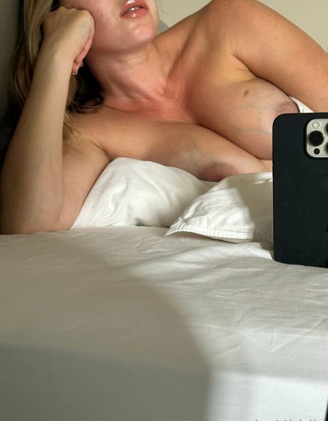 Foto di nudo di fuga di OnlyFans di Alexandramiddle