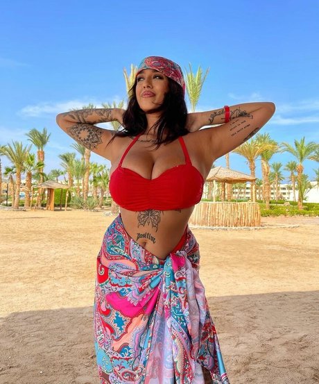 Foto di nudo di fuga di OnlyFans di May Bakshi