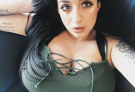 Foto di nudo di fuga di OnlyFans di May Bakshi