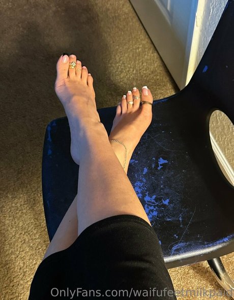 Foto di nudo di fuga di OnlyFans di Waifufeetmilkpaid