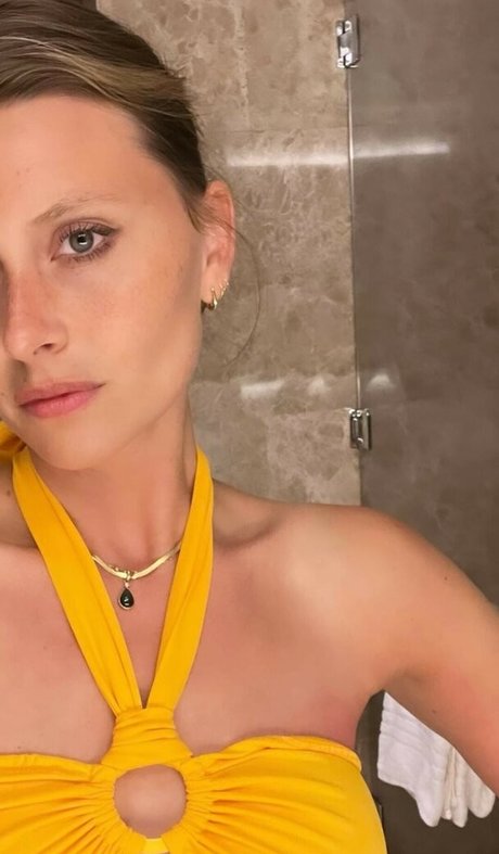 Foto di nudo di fuga di OnlyFans di Aly Michalka