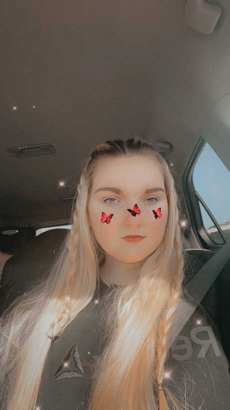 Foto di nudo di fuga di OnlyFans di Elle Noelle