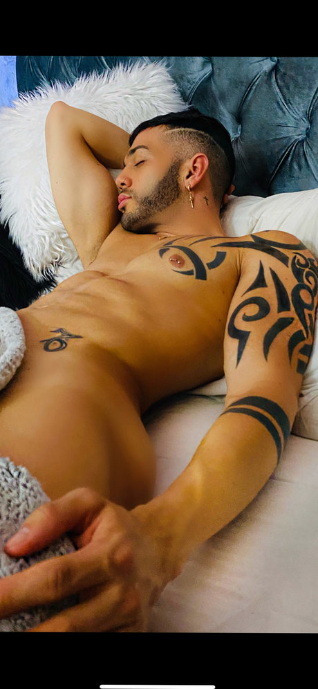 Foto di nudo di fuga di OnlyFans di Chino