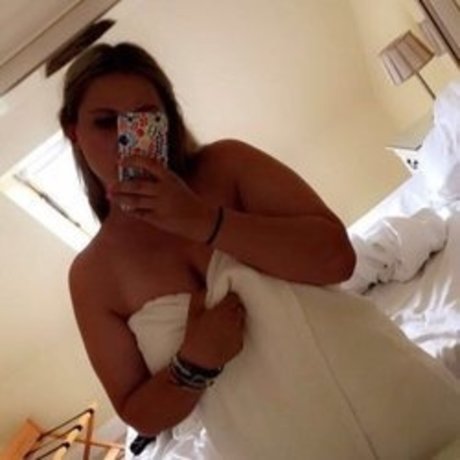 Foto di nudo di fuga di OnlyFans di Curvy Kam