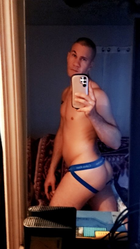 Foto di nudo di fuga di OnlyFans di Lj