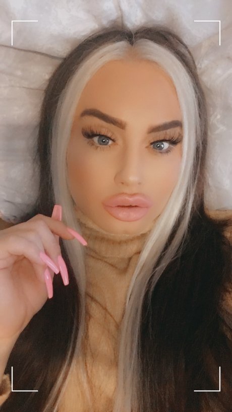 Foto di nudo di fuga di OnlyFans di Demii Cook