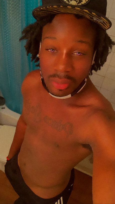 Foto di nudo di fuga di OnlyFans di Prince Simba
