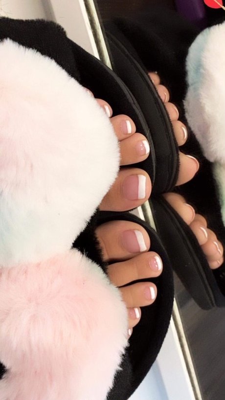 Foto di nudo di fuga di OnlyFans di Nai