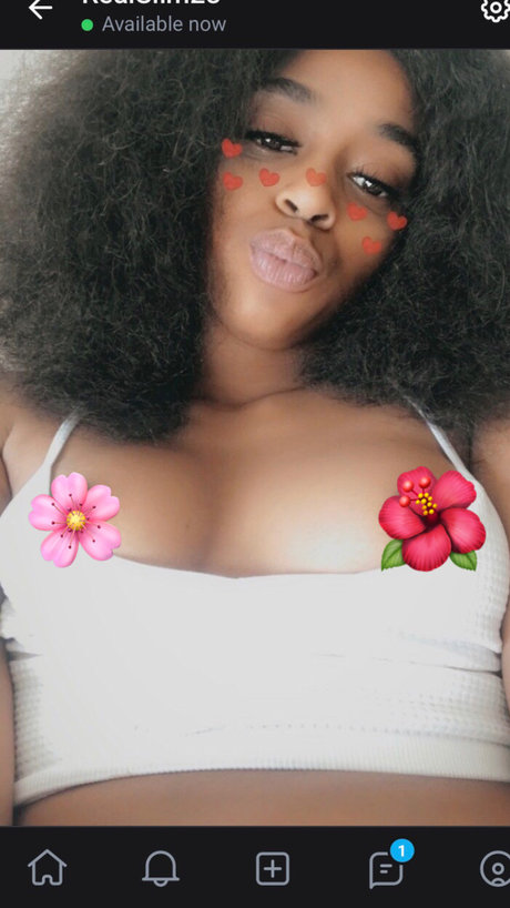 Foto di nudo di fuga di OnlyFans di Realprettyscarr