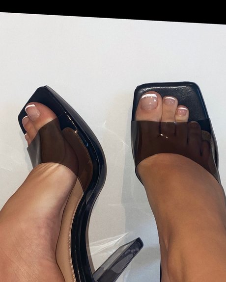 Foto di nudo di fuga di OnlyFans di Pretty Princess Feet 