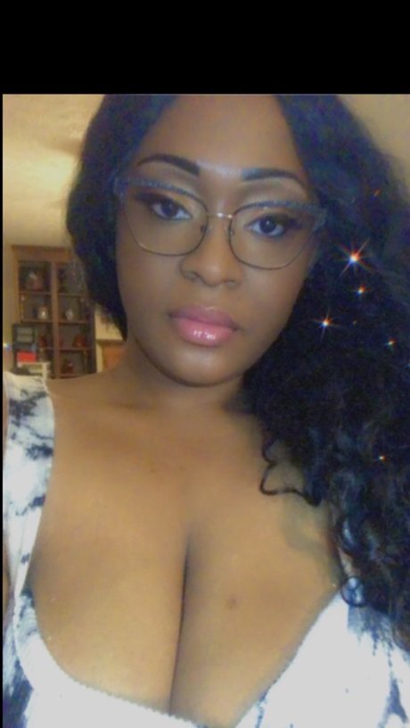 Foto di nudo di fuga di OnlyFans di Peachie