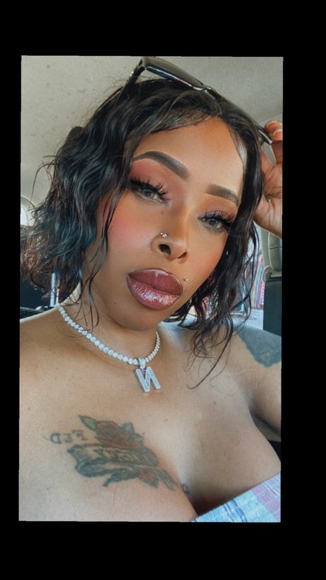 Foto di nudo di fuga di OnlyFans di China Doll