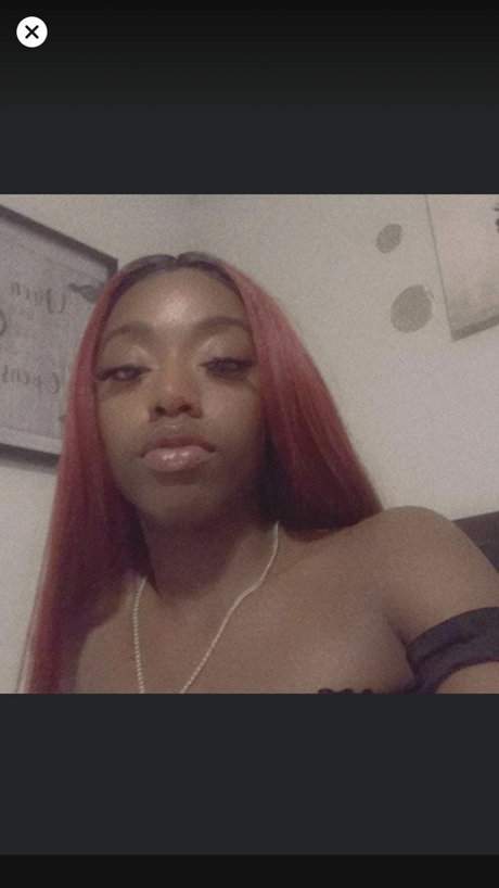 Foto di nudo di fuga di OnlyFans di Pretty