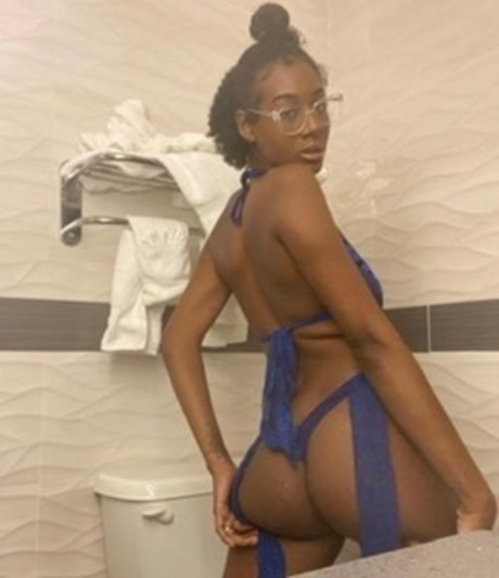 Foto di nudo di fuga di OnlyFans di Cocoaaanuffie
