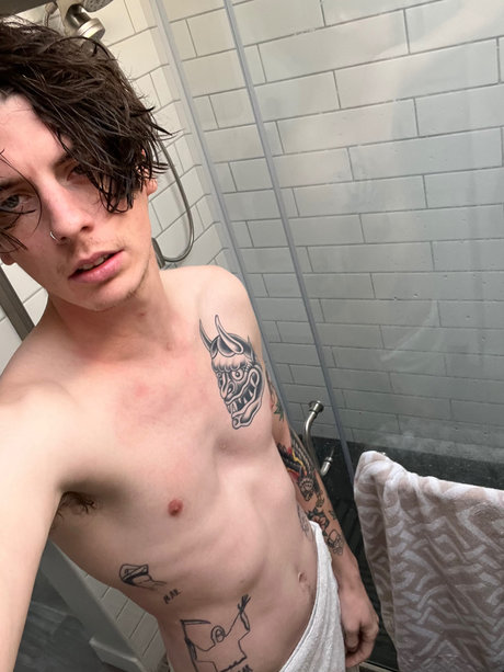 Foto di nudo di fuga di OnlyFans di Sadpnxboi