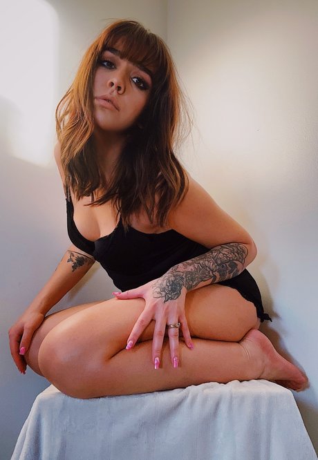 Foto di nudo di fuga di OnlyFans di Punchy Mama