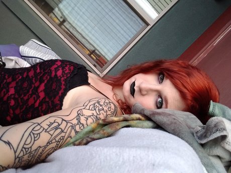 Foto di nudo di fuga di OnlyFans di Kyrra Vain