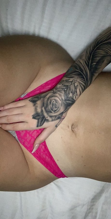 Foto di nudo di fuga di OnlyFans di Big Bank Barbie