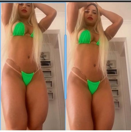 Foto di nudo di fuga di OnlyFans di Priscila Freitas
