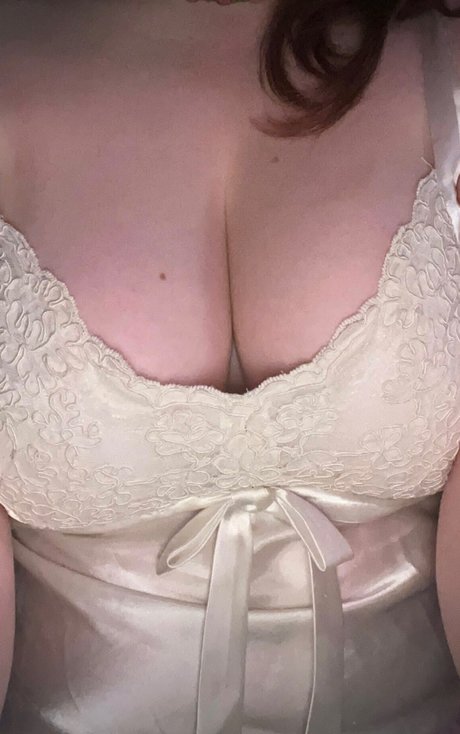 Foto di nudo di fuga di OnlyFans di Oona