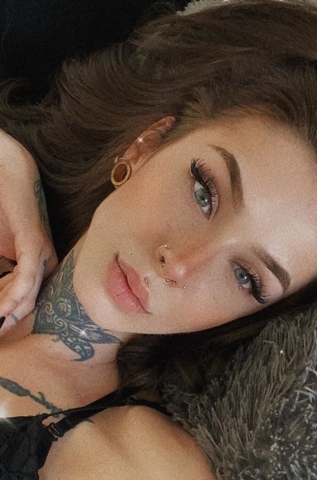Foto di nudo di fuga di OnlyFans di Differentasyou