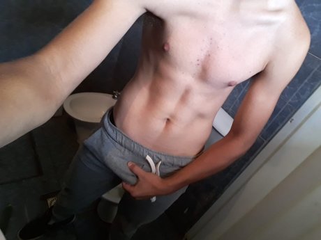 Foto di nudo di fuga di OnlyFans di Derwinnaughty