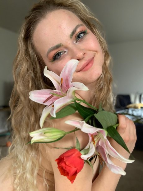Foto di nudo di fuga di OnlyFans di Miss Bunny