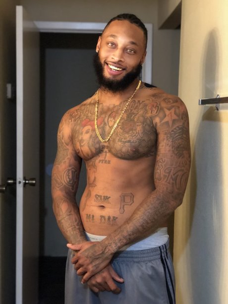 Foto di nudo di fuga di OnlyFans di Ronald Munerlyn