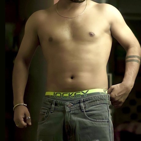 Foto di nudo di fuga di OnlyFans di Dan Indian