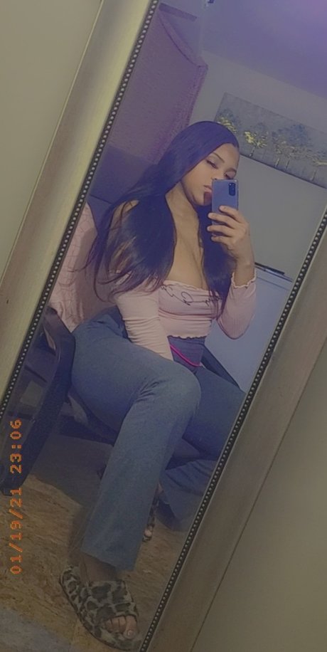 Foto di nudo di fuga di OnlyFans di Nodia Sav