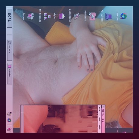 Foto di nudo di fuga di OnlyFans di Chubby Queer Angel
