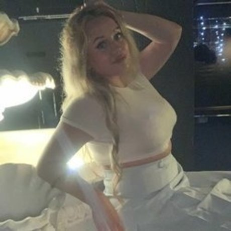 Foto di nudo di fuga di OnlyFans di Di