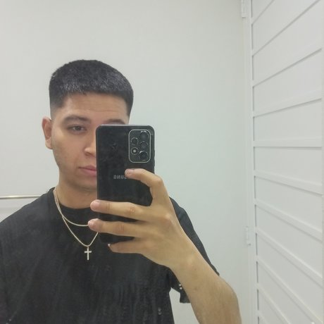 Foto di nudo di fuga di OnlyFans di Diego Martinez