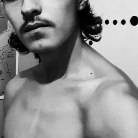 Foto di nudo di fuga di OnlyFans di Cris
