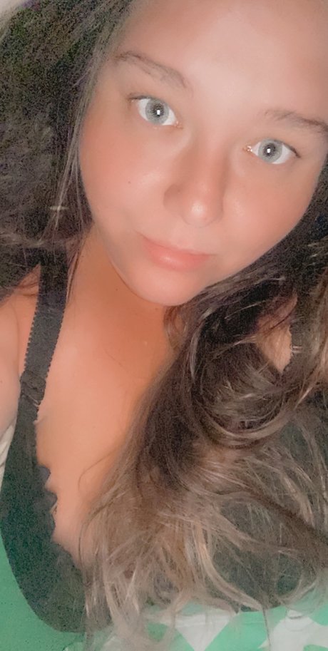 Foto di nudo di fuga di OnlyFans di Bad Mommy