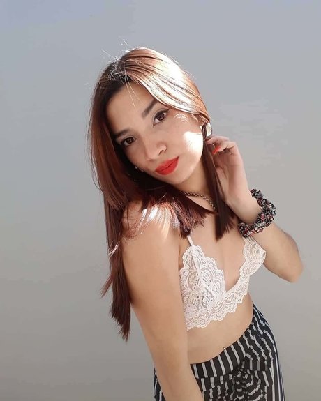 Foto di nudo di fuga di OnlyFans di Diamela