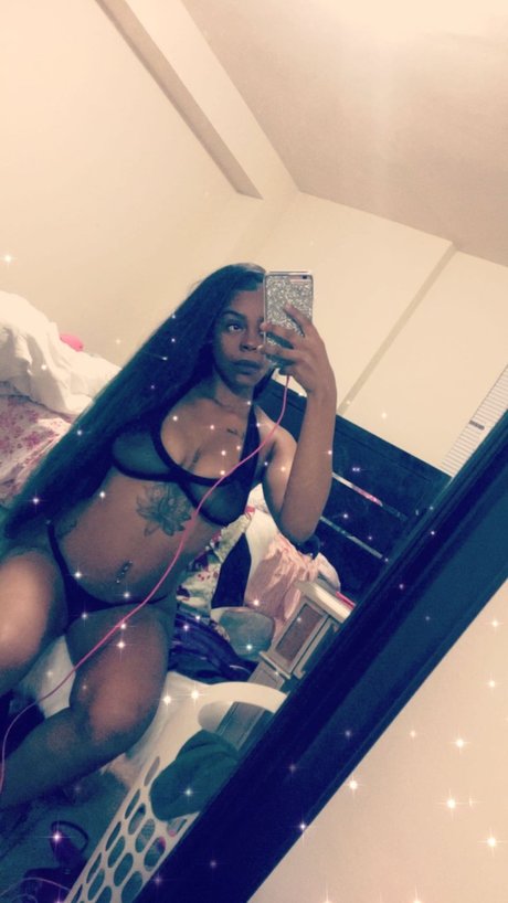 Foto di nudo di fuga di OnlyFans di Kay