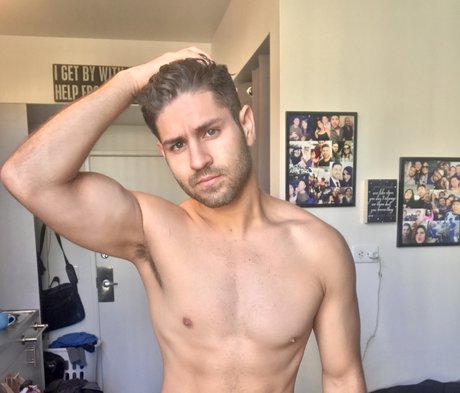 Foto di nudo di fuga di OnlyFans di Giovanni Aguayo