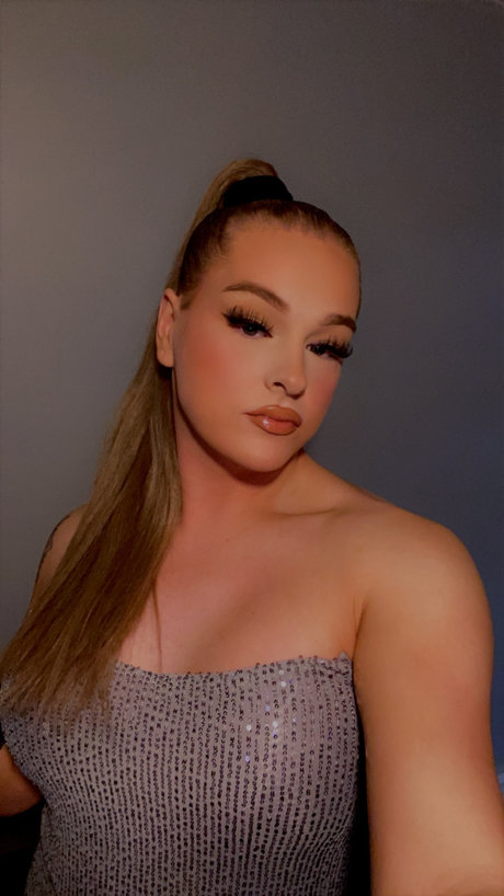 Foto di nudo di fuga di OnlyFans di Queen Rhiannon
