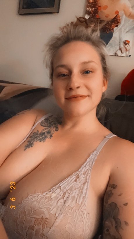 Foto di nudo di fuga di OnlyFans di Throat Baby 