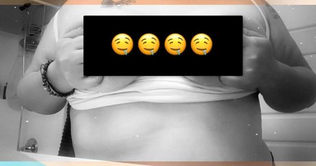 Foto di nudo di fuga di OnlyFans di Queenblue 