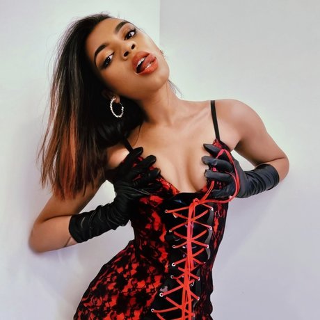 Foto di nudo di fuga di OnlyFans di Mahogany Queen