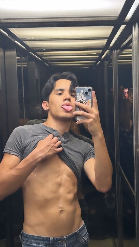 Foto di nudo di fuga di OnlyFans di David 
