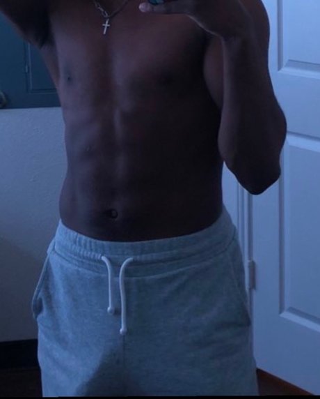 Foto di nudo di fuga di OnlyFans di  Specialist