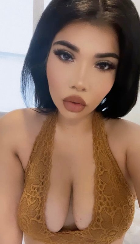 Foto di nudo di fuga di OnlyFans di Angie Amor